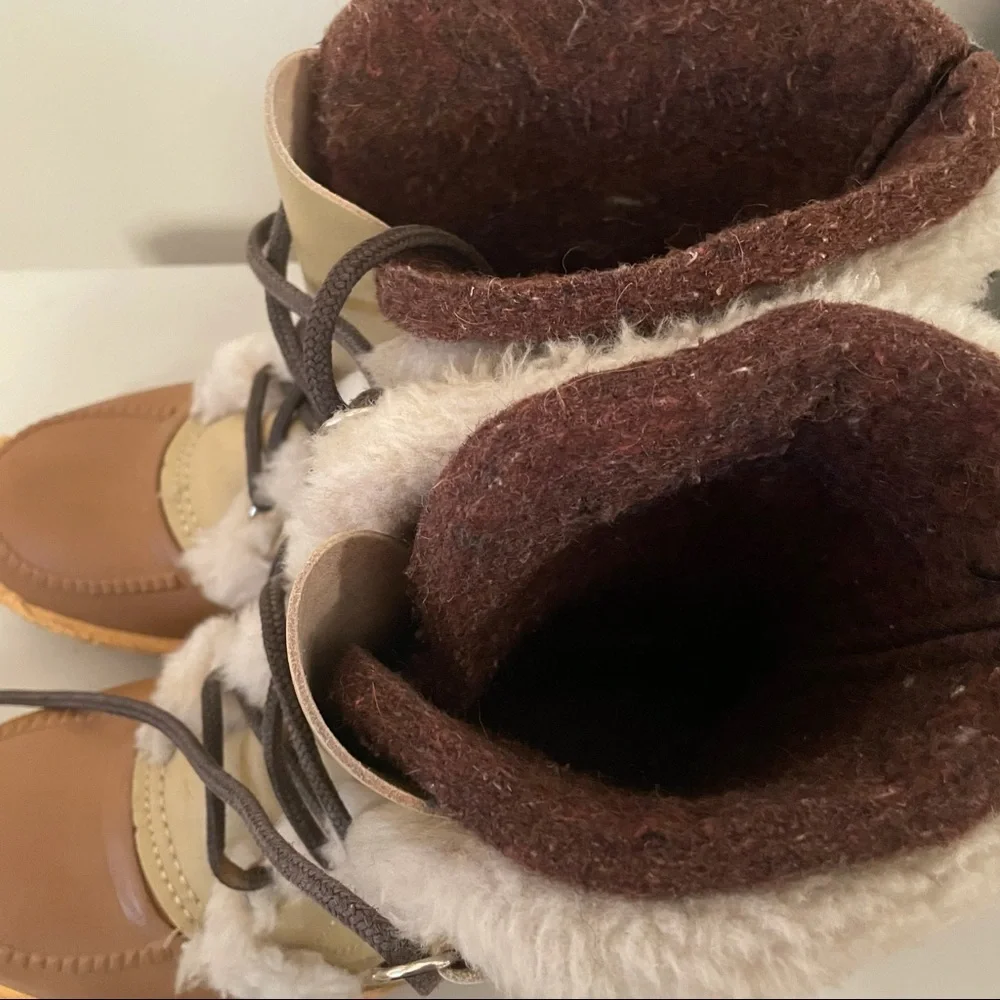 Women's Nanook Sorel Leather Lace Fur Lined Winter Boots Made in Canada Size 9